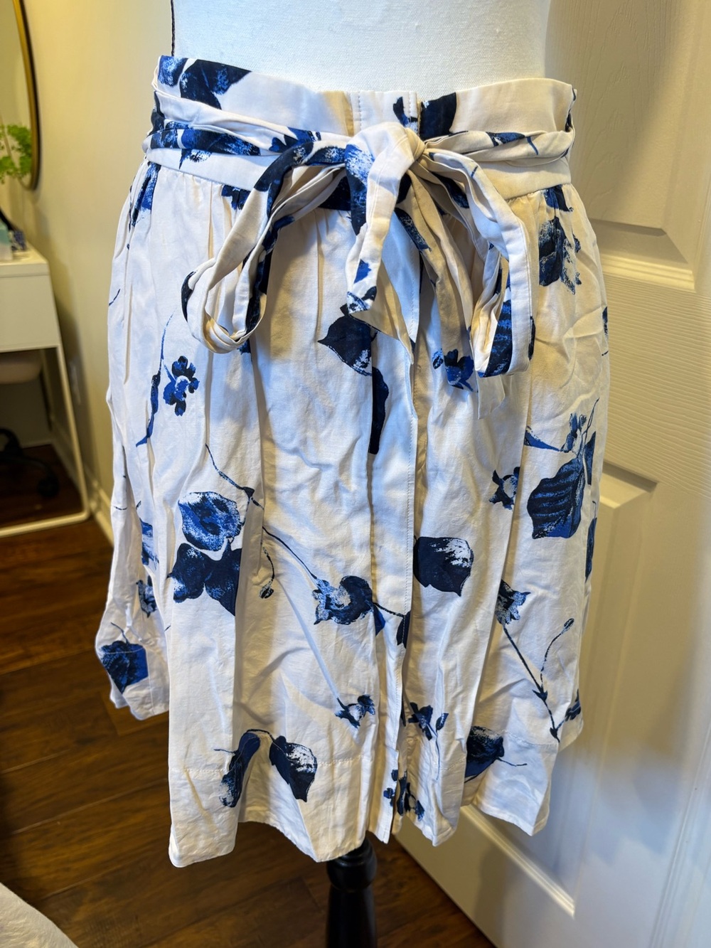 Club Monaco Blue Floral Paperbag Waist A-Line Skirt Size 4 Belted